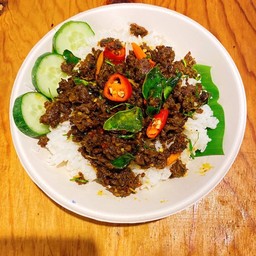 ข้าวคั่วกลิ้งเนื้อ