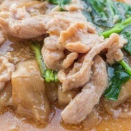 ราดหน้าหมู