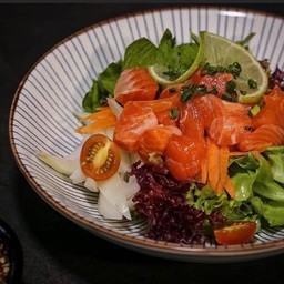 ยำแซลมอน