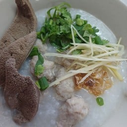 โจ๊ก&เกาเหลา เจ๊นวล4แยกคอกม้า