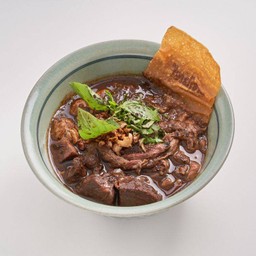 ก๋วยเตี๋ยวเรือเนื้ออากิตะ วากิว A5 เนื้อตุ๋น