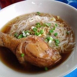 ก๋วยเตี๋ยวไก่ตุ๋น