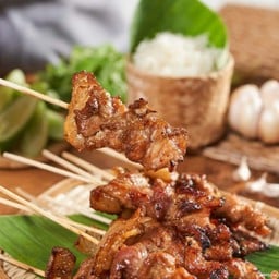 ร้านปิ้งกัญเหอะ(หมูปิ้งโบราณ&ลูกชิ้นปิ้ง)by.นักปิ้ง