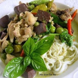 ขนมจีนแกงเขียวหวานไก่