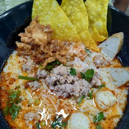 ก๋วยเตี๋ยวหมูต้มยำน้ำข้นจี๊ดจ้าด
