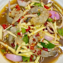 ยำแซ่บมะม่วงกุ้งสดปลาร้า