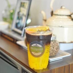 Margaret Coffee Ayutthaya อยุธยา ถนนสาย 1