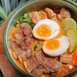 มาม่าหมูสองตัว