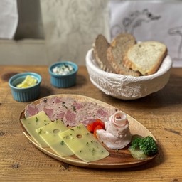 Small mixed cold cuts