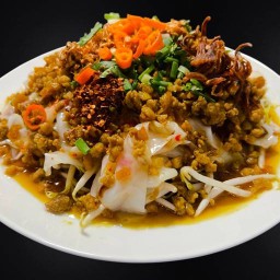 ก๋วยเตี๋ยวหลอดแม่สนั่น