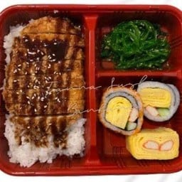 ชุดเบนโตะ ข้าวหน้าไก่ทงคัตสึ