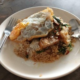 ครัวลุงระ อาหารตามสั่ง เพชรเกษม 91