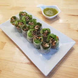 ปอเปี๊ยะอกไก่ลุยสวน