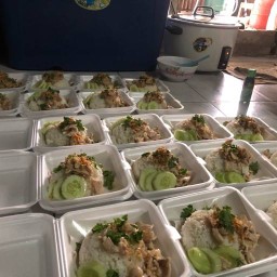 ไส้กรอกอีสาร เจ๊หนึ่ง