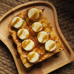 ขนมปังปิ้ง คาราเมล + กล้วย