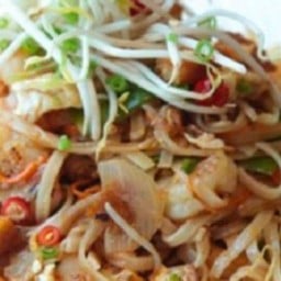 ครัวน้าเสริฐนำ้เต้าหู้ปาท่องโก๋+อาหารไทย 1