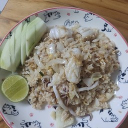ข้าวผัดปลาหมึก