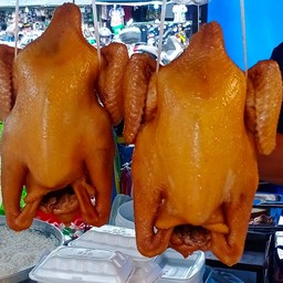 ไก่ไหว้เจ้า1ตัวพร้อมน้ำจิ้ม2ถุง