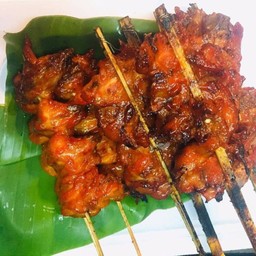 โครงไก่ย่าง 4 ไม้ ตูดไก่ย่าง 3 ไม้ข้าวเหนียว 1 ห่อ