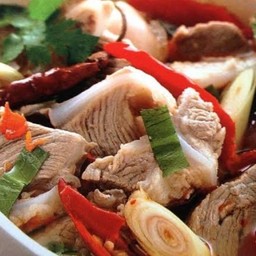 ต้มแซ่บกระดูกออนหมู
