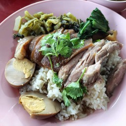 เจ๊นุช ขาหมูบุฟเฟต์ ปากซอย31/1ศาลาธรรมสพน์