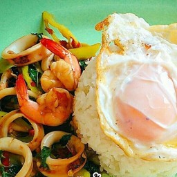 ข้าวกะเพราทะเล