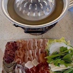 หมูกะทะ หมู,ไก่,ตับ,สามชั้น ,กุ้งหมึกไม่มีเตาให้ยืม