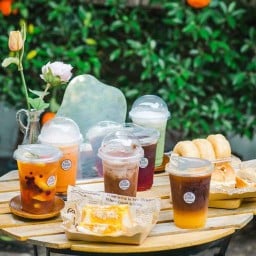 เฮือนน้อย coffee x กอล์ฟเบเกอรี่ -