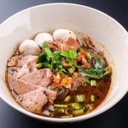 ร้านก๋วยเตี๋ยวหมูคนรุม@ตลาด18คอร์ท