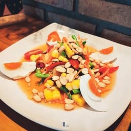 ตำข้าวโพดไข่เค็ม