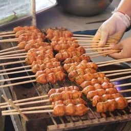 ร้านผัดผัดทอดทอดหน้าตลาดบ้านใหม่(ปากทางเข้า) ผัดผัดทอดทอดตลาดบ้านใหม่