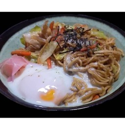 ยากิโซบะ สโมคเบคอน + ไข่ออนเซน