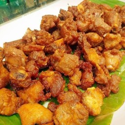 ซี่โครงหมูทอดกระเทียม