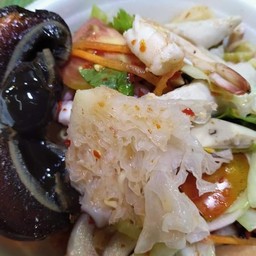 ยำวุ้นเส้นรวมมิตร+ไข่เยี่ยวม้า