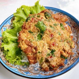 ข้าวกระเพราไข่เจียวครัวคุณยาย