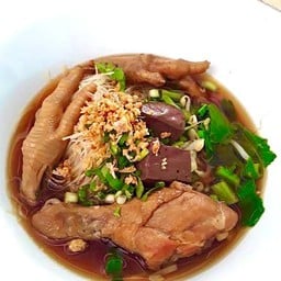 ก๋วยเตี๋ยวไก๋ ไร้เทียมทาน & ราดหน้า สุกี้ ผัดซีอิ๊ว (แม็คโครระยอง)