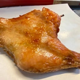 หยี หมูไก่อบโอ่ง (ข้าง ร.ร. ยุพราช) 1