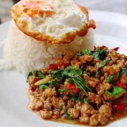 กระเพราหน้าบ้าน