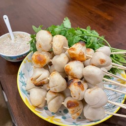 ลูกชิ้นปลา ปิ้ง ซีฟู๊ด