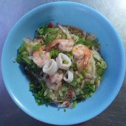 ยำวุ้นเส้นทะเล