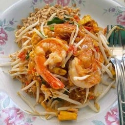 แพรวาผัดไทย