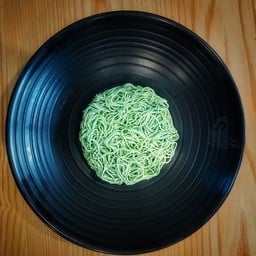 เส้นบะหมี่หยกแห้ง