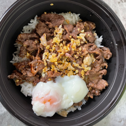 ข้าวหน้าเนื้อริบอายกระเทียม