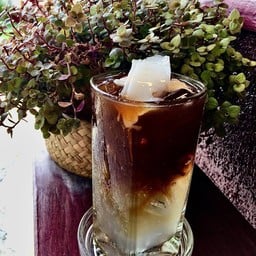 อ้ายหนวด coffee