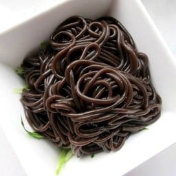 เส้นมันเทศดำ