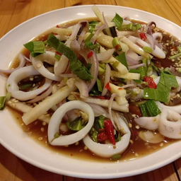 ยำปลาหมึก