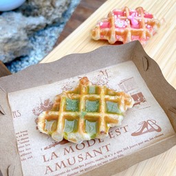 ครอฟเฟิล ชาเขียวนม