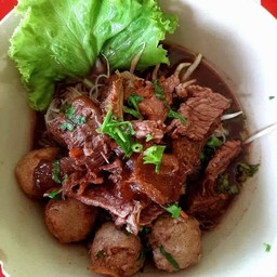 ก๋วยเตี๋ยวรวมเนื้อ (พิเศษ)