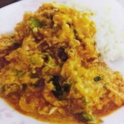 ข้าว+ผัดผงกะหรี่หมูกรอบ