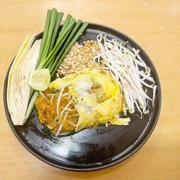 ผัดไท มาดามบีโบ้ หอการค้า